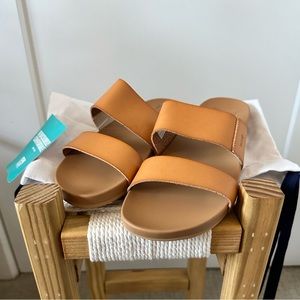 Reef Sandals - size 8 - New